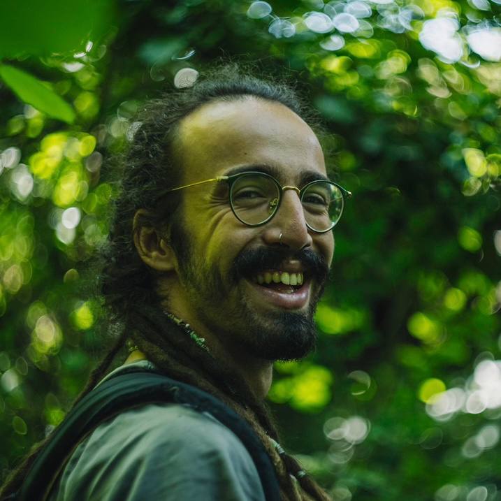 Portrait of Emre Gözübüyük in nature